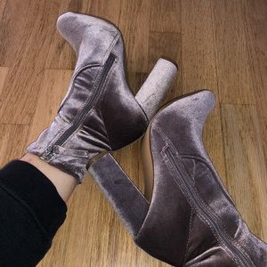 Steve Madden Ankle Velour Booties Size 5.5